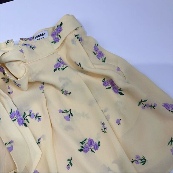 Aritzia Sunday Best Westley Short in Pastel Yellow Orchid Sz 4 - Picture 4 of 9